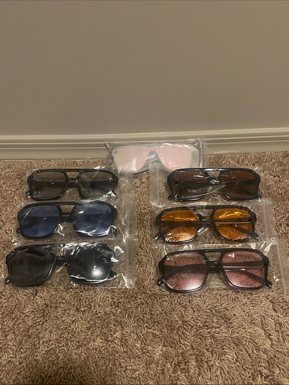 Women’s Unbranded Sunglasses Bundle of 7 - Multiple Lens Colors Lot #3